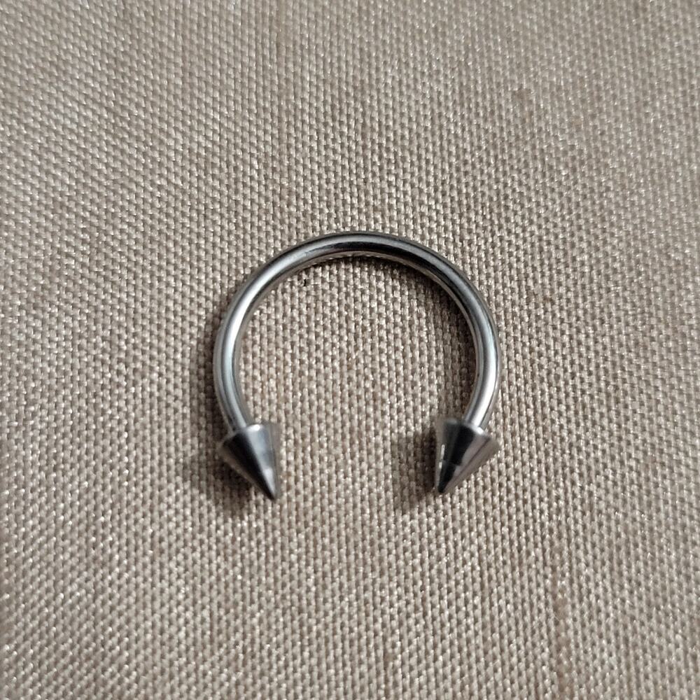 14 gauge 8mm horse shoe with cone spikes stainless steel silver septum piercing